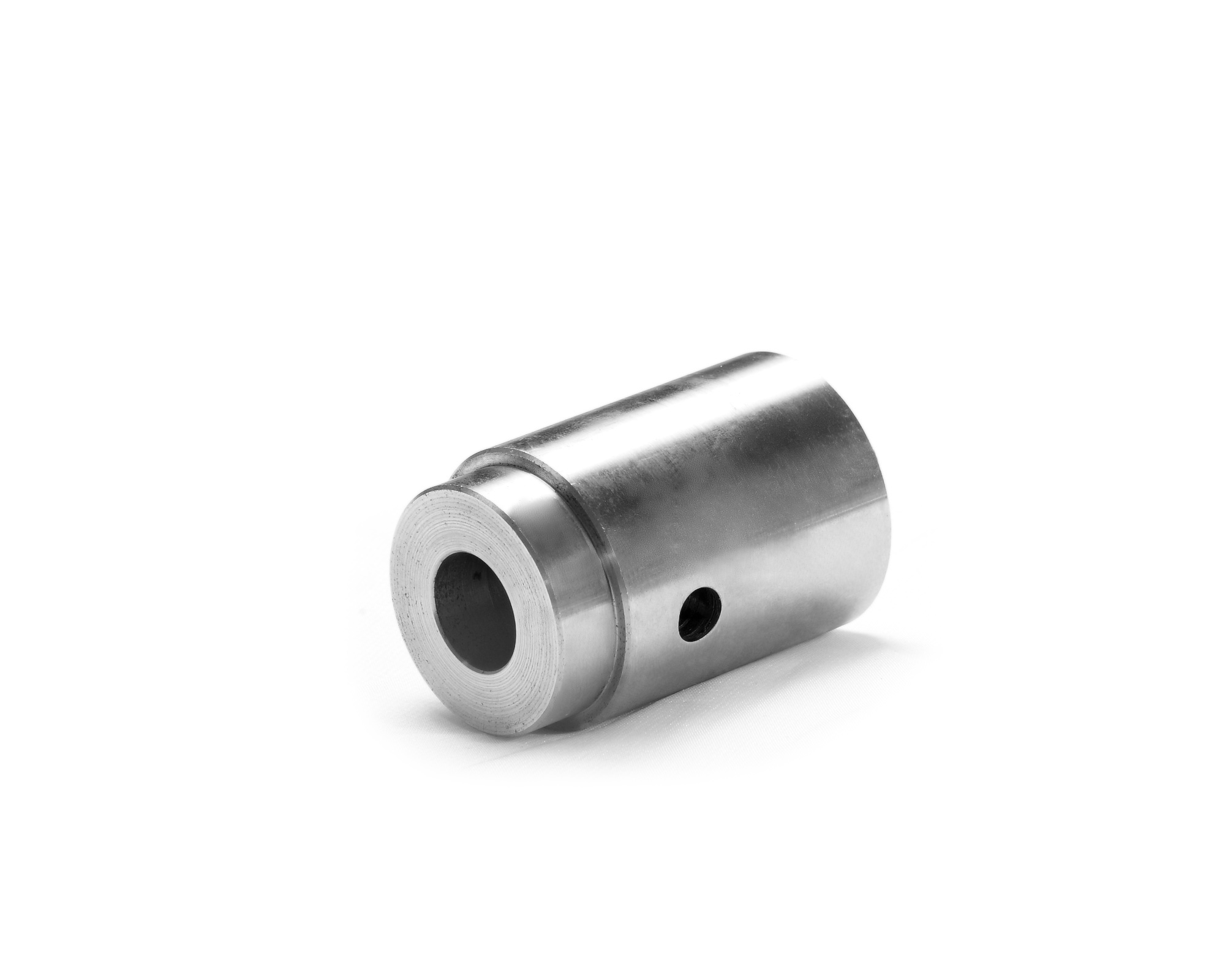 CNC-machined-heigh-precision-stainless-steel-shaft_Rissun-Components_Sourcing_Machining.jpg