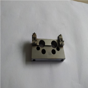  Wire cutting boring cnc milling mould parts pdf	