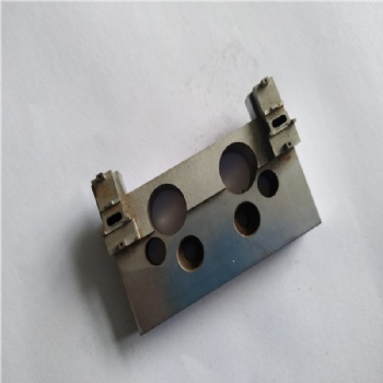  Wire cutting boring cnc milling mould parts pdf	