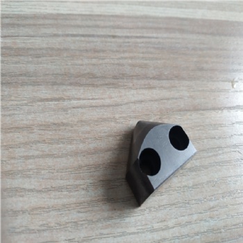  Triangle hardened chamfer mold parts and function	