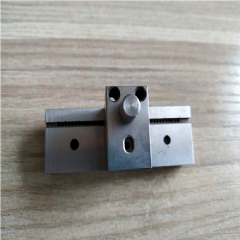  Precision  processing porous progressive mold parts	