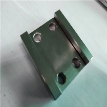  Customize  CNC  positioning plate molded parts specialists	