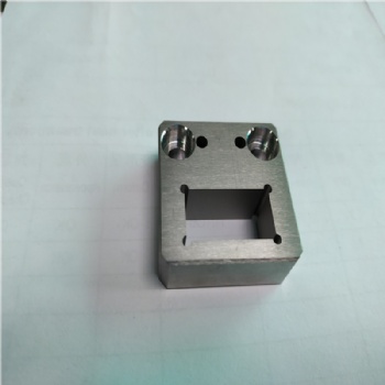  CNC machining boring flat molded parts defects	