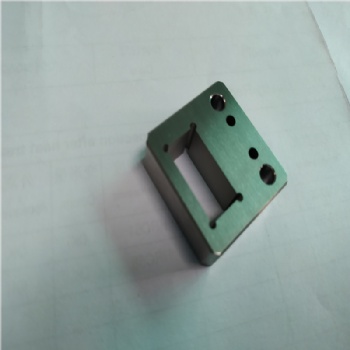  CNC machining boring flat molded parts defects	
